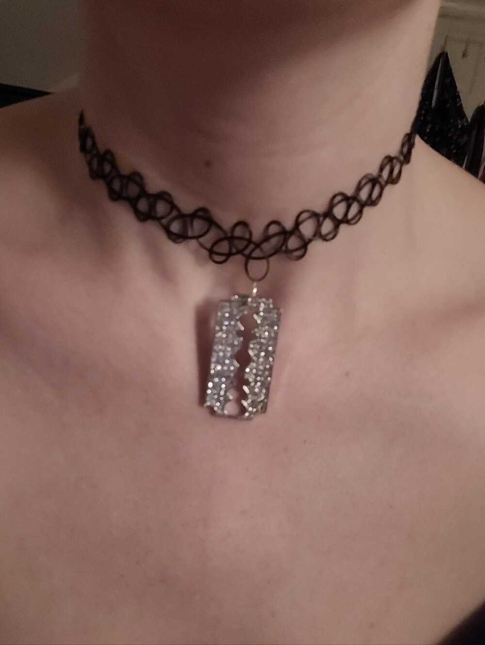 Rhinestone Razor Choker - Picture 3 of 6